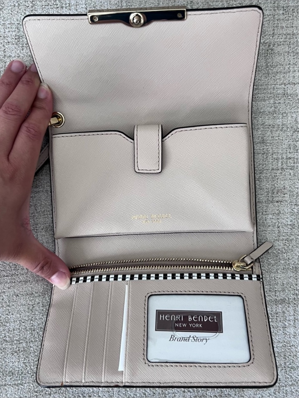 Henri Bendel Folding Wristlet - Picture 4 of 6